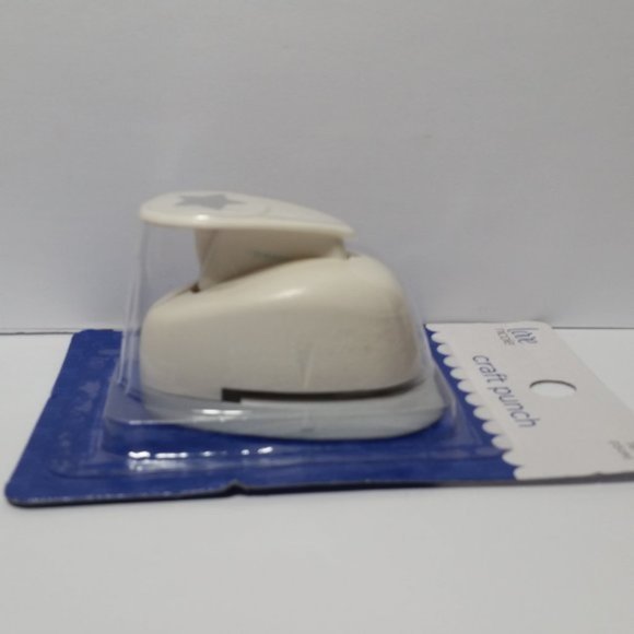 Lever Action Craft Paper Punch Small Star - Picture 4 of 8